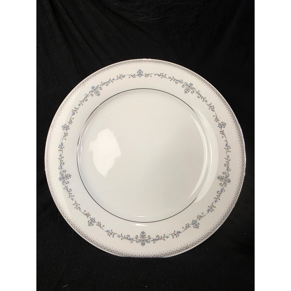Noritake Maria 6675 Dinner Plates Blue Floral Platinum Trim Japan Replacement